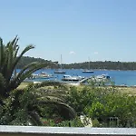 Pensionat Mira Rab Town