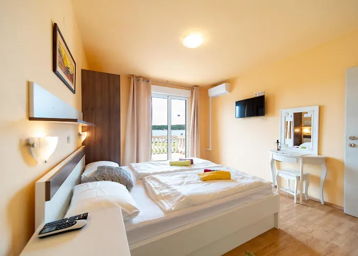 Guest house Mira Rab Town
