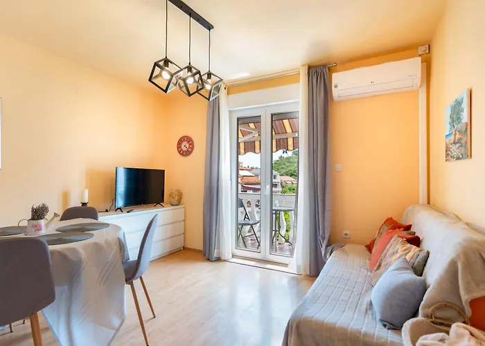 Mira Guest house Rab Town
