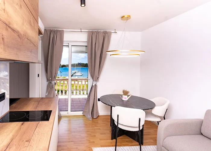 Guest house Mira Rab Town