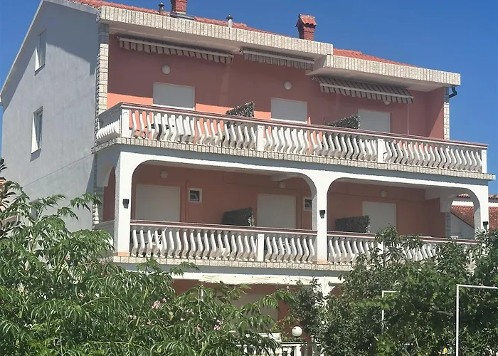 Mira Guest house 3*