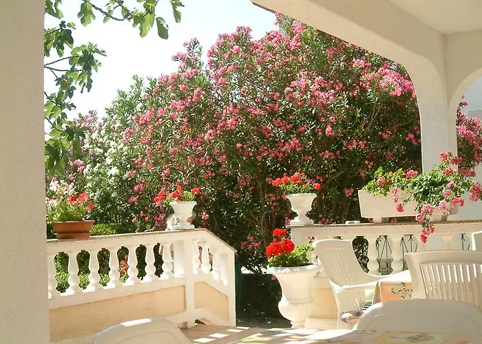 Mira Guest house Rab Town